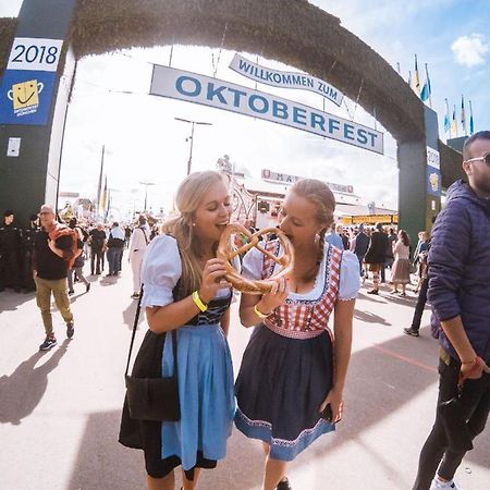 Oktoberfest On A Budget Munique Exterior foto